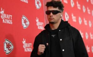 NFLcelebrity Patrick Mahomes, Chiefs teammates embrace villain role with pre-game ‘men in black’ fits