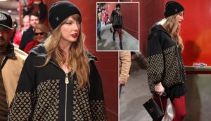 Taylor Swift sends cheeky message to Chiefs fans as she arrives at Arrowhead Stadium to support Travis Kelce against the Bills with a very Strange…👇