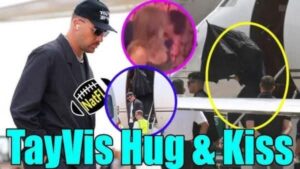 OMG!😲😳 Travis Kelce runs to Hug & Kiss Taylor Swift after her private jet lands in Kansas City Kansas City Chiefs star tight end Travis Kelce greeted his girlfriend, Taylor Swift, at the airport on Thursday after she flew in from New York. The 34-year-old pop superstar, fresh off her Manhattan departure, landed on her private jet to reunite with Kelce. Learn more: 