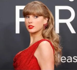 Taylor Swift Rocks Her Classic Red Lip at the Grammys, Plus Beyoncé and Blue Ivy, Doechii and More