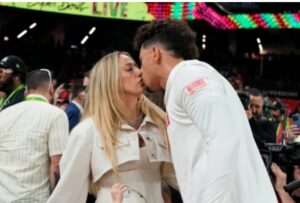 NFLbreaking:Brittany Mahomes breaks down in tears after emotional message following Patrick’s Super Bowl loss in Chiefs-Eagles...see more 👇👇