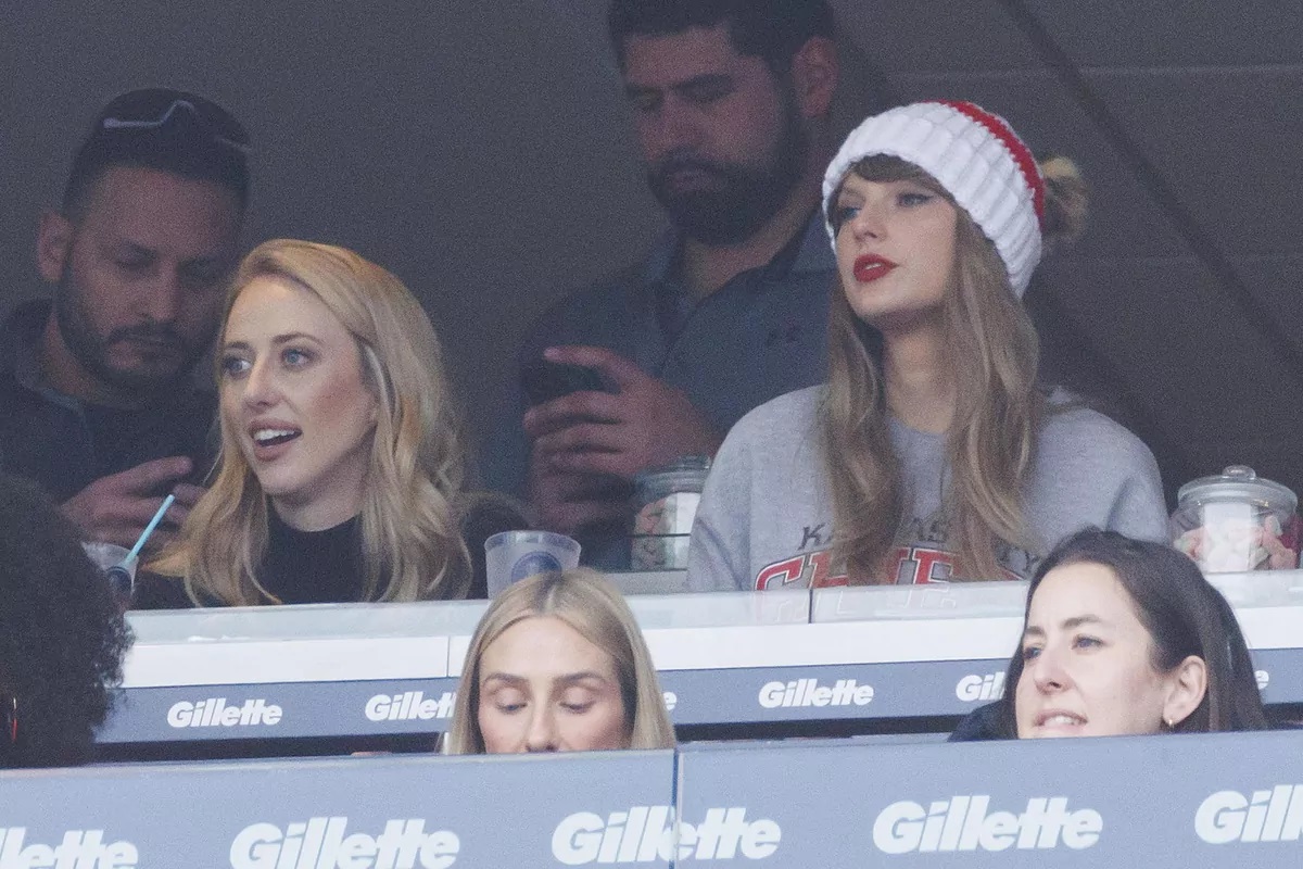 TAYLOR Swift and Brittany Mahomes have taken their friendship to the next level in matching jackets for Saturday's game.