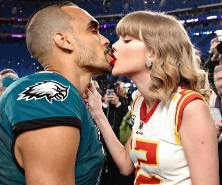 Taylor Swift Caught Kissing One of the Eagles Players After Chiefs’ Loss in Super Bowl 59...See More in comment 👇