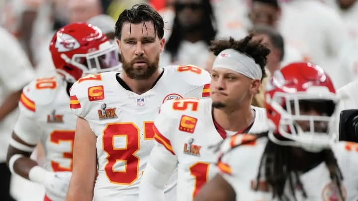 Patrick Mahomes Drops BOMBSHELL as He Breaks Silence on Viral Footage of a Dejected Travis Kelce Giving Up on Him During Super Bowl Defeat – “He’s Already Mentally Checked Out Because Taylor Told Him They’re No Longer…”