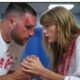 OMG!! “WATCH THE BEAUTIFUL MOMENT” Taylor Swift Says ‘Yes, I Do’ as Travis Kelce Proposes with a $6 Million Engagement Ring at the iHeartRadio Music Awards…VIDEO👇👇