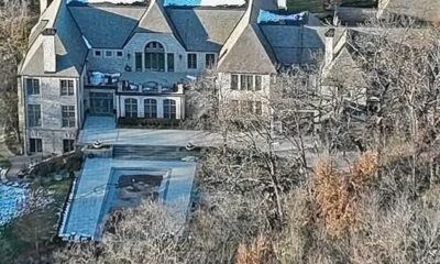 Fox News has just reported Again that Taylor Swift has urgently left her mansion, and has reportedly flown to Travis Kelce’s $6 million mansion in Kansas City. The sudden decision has sparked widespread curiosity and concern among fans. According to reports, the Urgent call prompted her immediate departure. Upon her arrival at Kelce’s mansion to ‘confirm the news’, a moving truck was seen leaving the property, adding to the speculation about the nature of the situation.The reason behind Swift’s urgent visit and the presence of the moving truck… Details 👇👇
