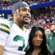 Simone Biles shows love for Jonathan Owens with custom jeans as Bears fall to Lions in NFL Week 2… Read More