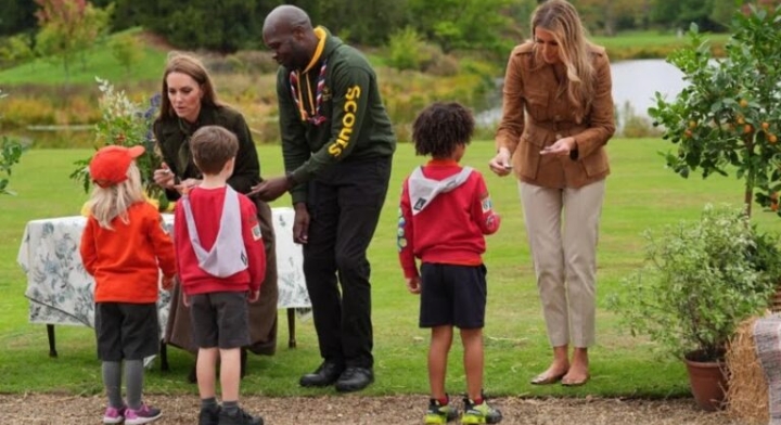 Incredible: Kate and Melania Extend a Heartfelt Welcome to Scouts in Special Ceremony… details Below ⤵️⤵️